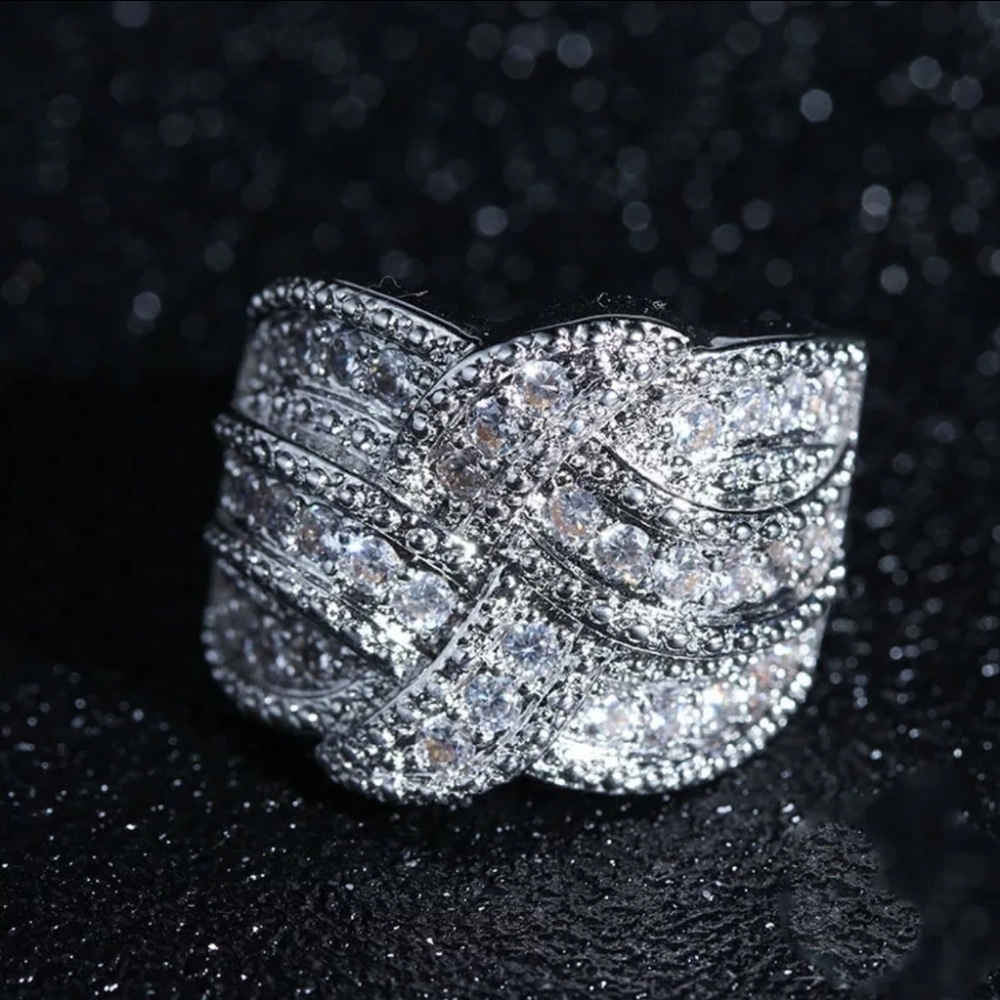 Stunning Cocktail Ring. - Picture 4 of 4